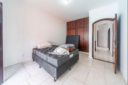 Casa para alugar com 240m², 4 quartos e 5 vagasQuarto 4