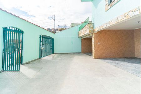 Casa para alugar com 240m², 4 quartos e 5 vagasQuintal e Garagem
