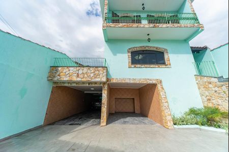 Casa para alugar com 240m², 4 quartos e 5 vagasQuintal e Garagem