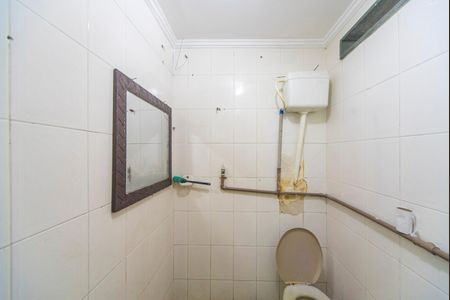 Casa para alugar com 240m², 4 quartos e 5 vagasBanheiro da Garagem