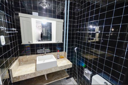 Apartamento à venda com 65m², 2 quartos e sem vaga Apartamento à venda com 65m², 2 quartos e sem vagaBanheiro