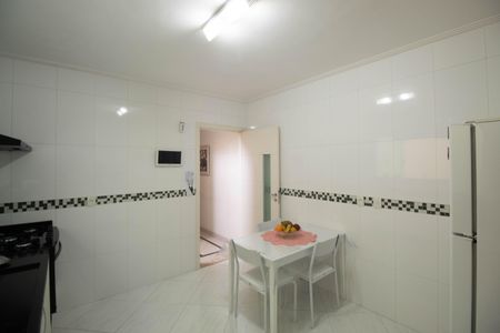 Casa à venda com 148m², 3 quartos e 4 vagas Casa à venda com 148m², 3 quartos e 4 vagasCozinha