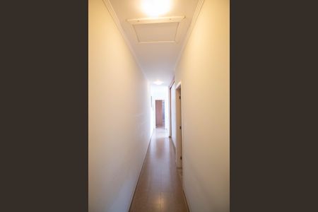 Casa à venda com 148m², 3 quartos e 4 vagas Casa à venda com 148m², 3 quartos e 4 vagasCorredor