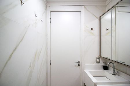 Apartamento à venda com 37m², 2 quartos e sem vaga Apartamento à venda com 37m², 2 quartos e sem vagaBanheiro Social
