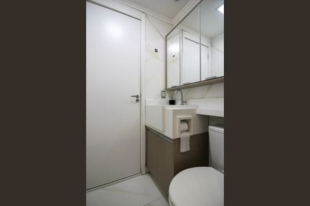Apartamento à venda com 37m², 2 quartos e sem vaga Apartamento à venda com 37m², 2 quartos e sem vagaBanheiro Social