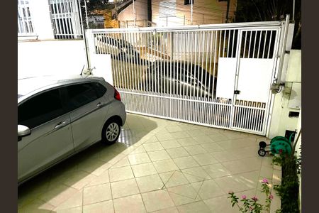 Casa à venda com 200m², 3 quartos e 2 vagas Casa à venda com 200m², 3 quartos e 2 vagasGaragem