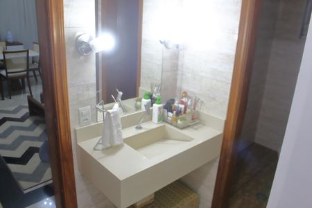 Casa à venda com 200m², 3 quartos e 2 vagasBanheiro Social