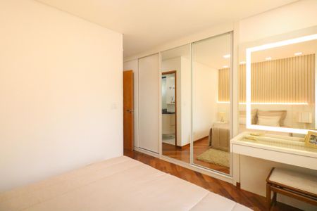 Apartamento à venda com 84m², 3 quartos e 2 vagasSuíte