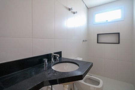 Apartamento à venda com 83m², 3 quartos e 2 vagasBanheiro da Suíte