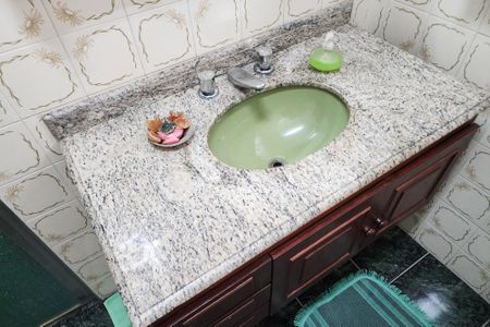 Casa à venda com 182m², 3 quartos e 2 vagasBanheiro Social