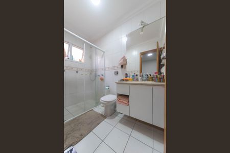 Casa à venda com 300m², 4 quartos e 4 vagasBanheiro da Suíte 2