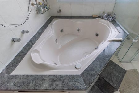 Casa à venda com 300m², 4 quartos e 4 vagasBanheiro da Suíte 1