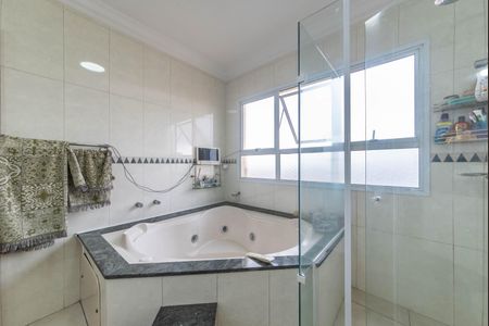 Casa à venda com 300m², 4 quartos e 4 vagasBanheiro da Suíte 1