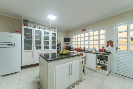 Casa à venda com 300m², 4 quartos e 4 vagasCozinha