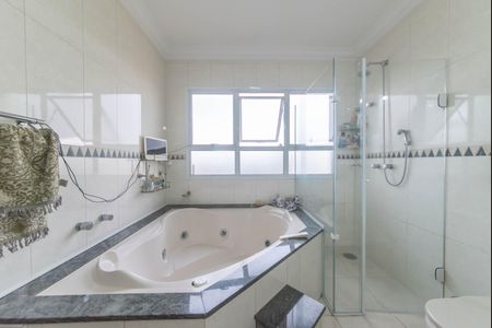 Casa à venda com 300m², 4 quartos e 4 vagasBanheiro da Suíte 1