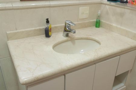 Casa à venda com 300m², 4 quartos e 4 vagasBanheiro Social