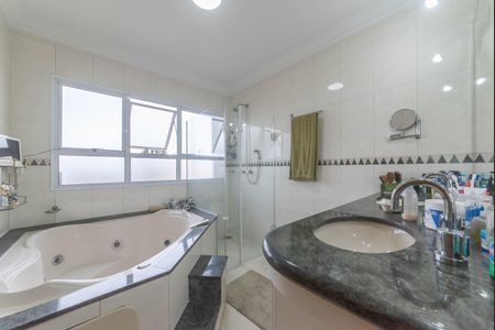 Casa à venda com 300m², 4 quartos e 4 vagasBanheiro da Suíte 1