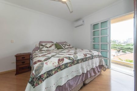 Casa à venda com 300m², 4 quartos e 4 vagasSuíte 1