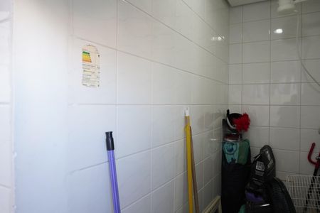 Apartamento à venda com 81m², 3 quartos e 2 vagasBanheiro de Serviço