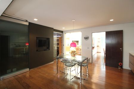 Casa à venda com 460m², 4 quartos e 4 vagasCopa