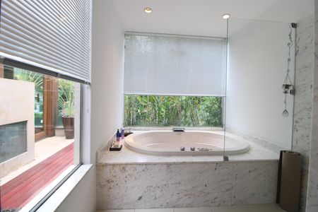 Casa à venda com 460m², 4 quartos e 4 vagasBanheiro da Suíte 3