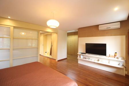 Casa à venda com 460m², 4 quartos e 4 vagasSuíte 3