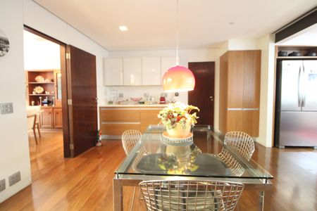 Casa à venda com 460m², 4 quartos e 4 vagasCopa