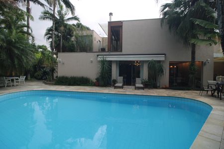 Casa à venda com 460m², 4 quartos e 4 vagasÁrea Externa