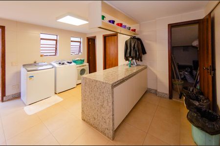 Casa à venda com 444m², 5 quartos e 3 vagasÁrea de serviço