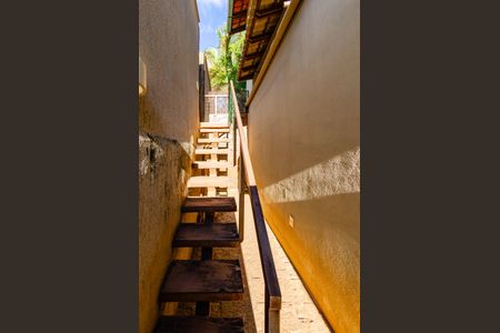 Casa à venda com 444m², 5 quartos e 3 vagasEscada