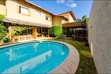 Casa à venda com 444m², 5 quartos e 3 vagasÁrea externa