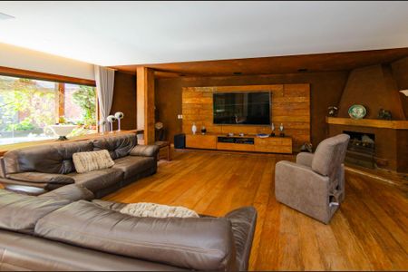 Casa à venda com 444m², 5 quartos e 3 vagasSala