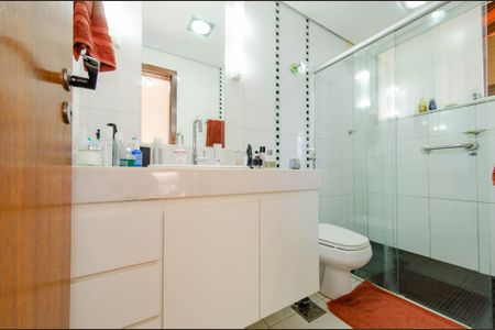 Casa à venda com 444m², 5 quartos e 3 vagasBanheiro suíte 3