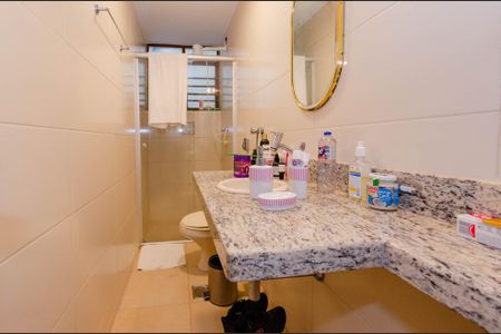 Casa à venda com 444m², 5 quartos e 3 vagasBanheiro de serviço