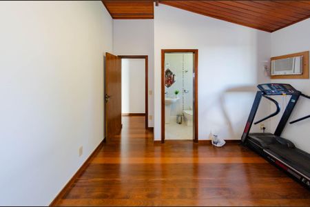 Casa à venda com 444m², 5 quartos e 3 vagasSuíte 1