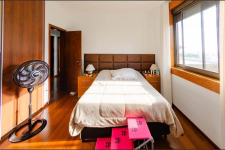 Casa à venda com 444m², 5 quartos e 3 vagasSuíte 3