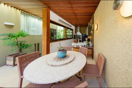 Casa à venda com 444m², 5 quartos e 3 vagasÁrea gourmet