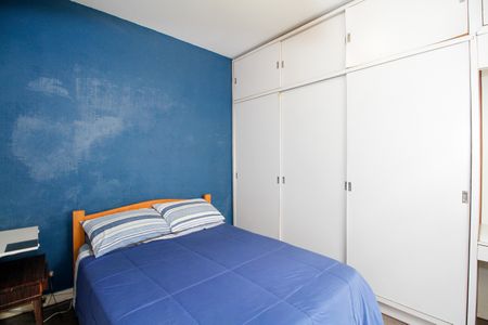 Casa à venda com 196m², 2 quartos e 3 vagas Casa à venda com 196m², 2 quartos e 3 vagasEdícula Quarto