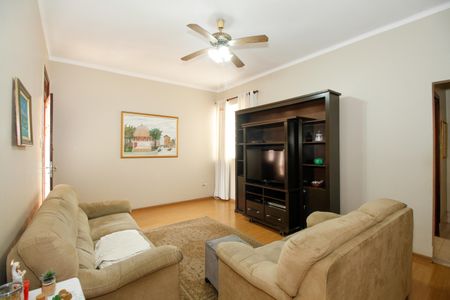 Casa à venda com 196m², 2 quartos e 3 vagas Casa à venda com 196m², 2 quartos e 3 vagasSala