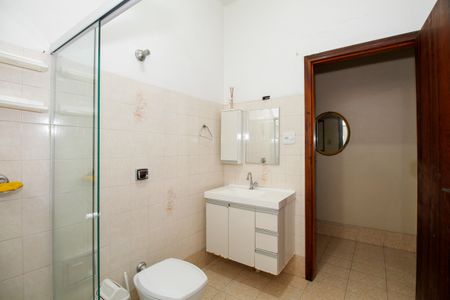 Casa à venda com 196m², 2 quartos e 3 vagas Casa à venda com 196m², 2 quartos e 3 vagasBanheiro