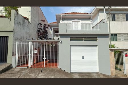 Casa à venda com 196m², 2 quartos e 3 vagas Casa à venda com 196m², 2 quartos e 3 vagasFachada