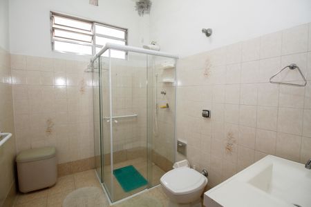 Casa à venda com 196m², 2 quartos e 3 vagas Casa à venda com 196m², 2 quartos e 3 vagasBanheiro