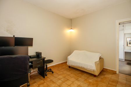 Casa à venda com 196m², 2 quartos e 3 vagas Casa à venda com 196m², 2 quartos e 3 vagasEdícula Sala