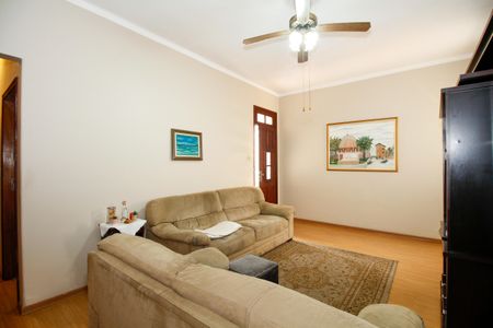 Casa à venda com 196m², 2 quartos e 3 vagas Casa à venda com 196m², 2 quartos e 3 vagasSala