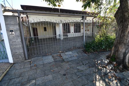 Casa à venda com 152m², 3 quartos e 3 vagasFachada