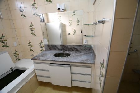 Casa à venda com 152m², 3 quartos e 3 vagasBanheiro 1