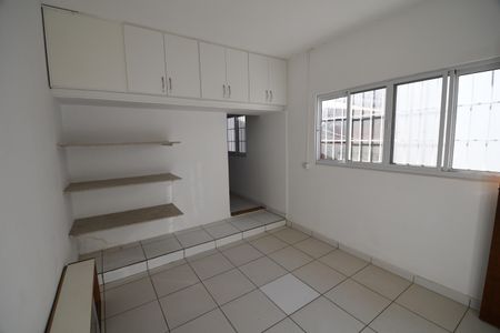 Casa à venda com 152m², 3 quartos e 3 vagasQuarto de Serviço