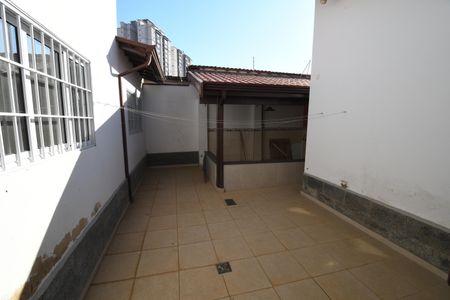 Casa à venda com 152m², 3 quartos e 3 vagasQuintal