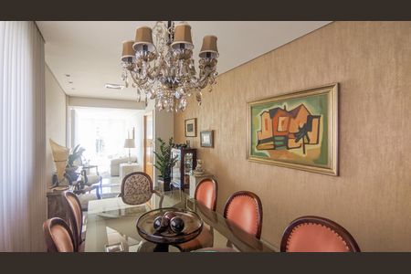 Apartamento à venda com 200m², 4 quartos e 3 vagasSala