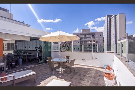 Apartamento à venda com 200m², 4 quartos e 3 vagasCobertura